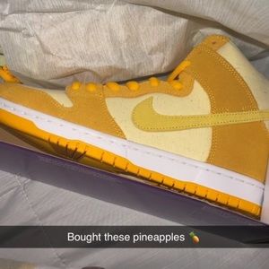 Pineapple Nike Dunks sz 7.5M/9W
